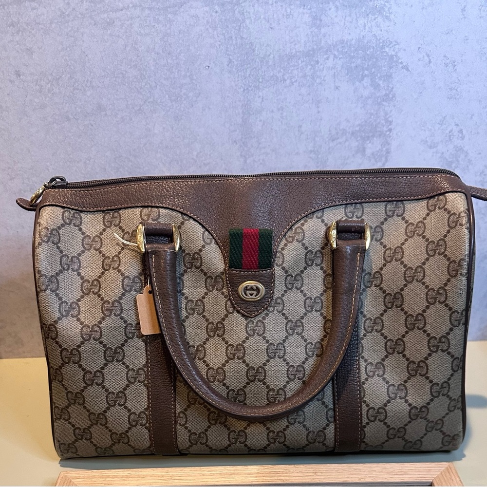 Gucci Textured Brown Leather Detail